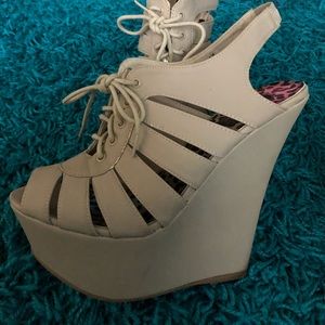 Qupid Wedge Sandal Shoe 8.5
